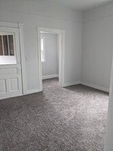 320 E Hickory St, Unit 1 in Mankato, MN - Foto de edificio - Building Photo