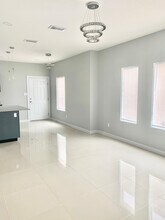 2016 Summerland Ln, Unit 3 in Edinburg, TX - Building Photo - Building Photo