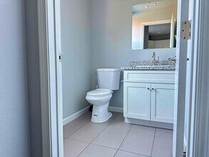4467 7th Ave in Sacramento, CA - Building Photo - Building Photo