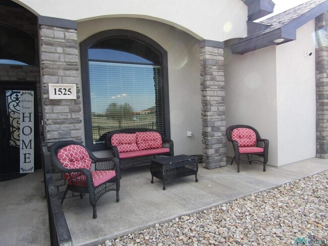 1525 W Mahone Dr in Artesia, NM - Building Photo - Building Photo