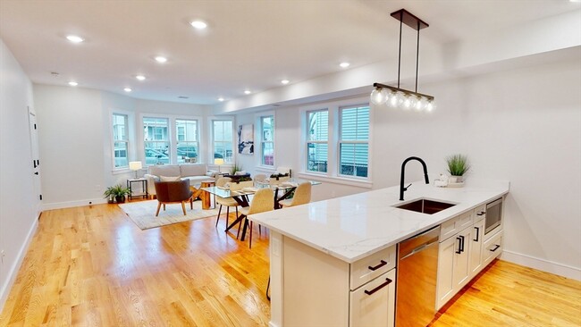34 Dorset St in Boston, MA - Foto de edificio - Building Photo