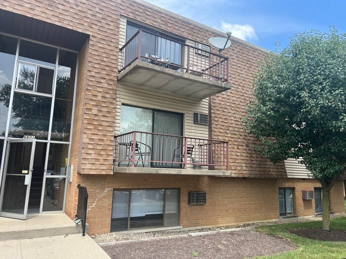6601 Hearne Rd in Cincinnati, OH - Building Photo