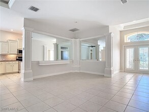 9190 Troon Lakes Dr in Naples, FL - Building Photo - Building Photo