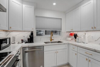 401 Briny Ave in Pompano Beach, FL - Building Photo - Building Photo