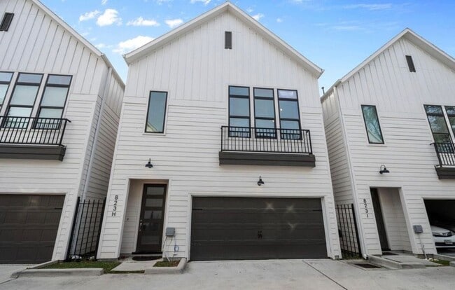 property at 823 Mansfield St