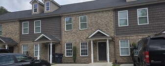 203 Hyde Park Ln in Demorest, GA - Building Photo