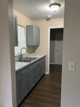 12458 Elgin Blvd in Spring Hill, FL - Foto de edificio - Building Photo