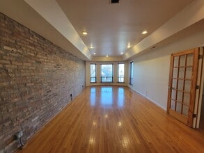 7141 S Euclid Ave, Unit 3N in Chicago, IL - Building Photo - Building Photo