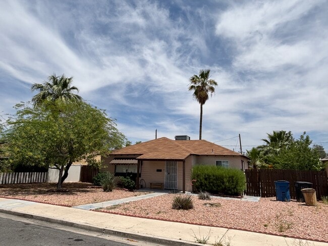 1337 Melville Dr in Las Vegas, NV - Building Photo - Building Photo