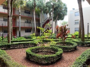 10865 SW 112th Ave-Unit -112 in Miami, FL - Building Photo - Building Photo