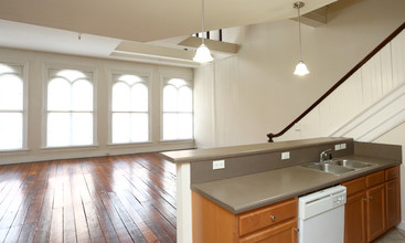 Shockoe Commons in Richmond, VA - Building Photo - Interior Photo