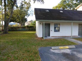 2166 Bradford St in Clearwater, FL - Building Photo