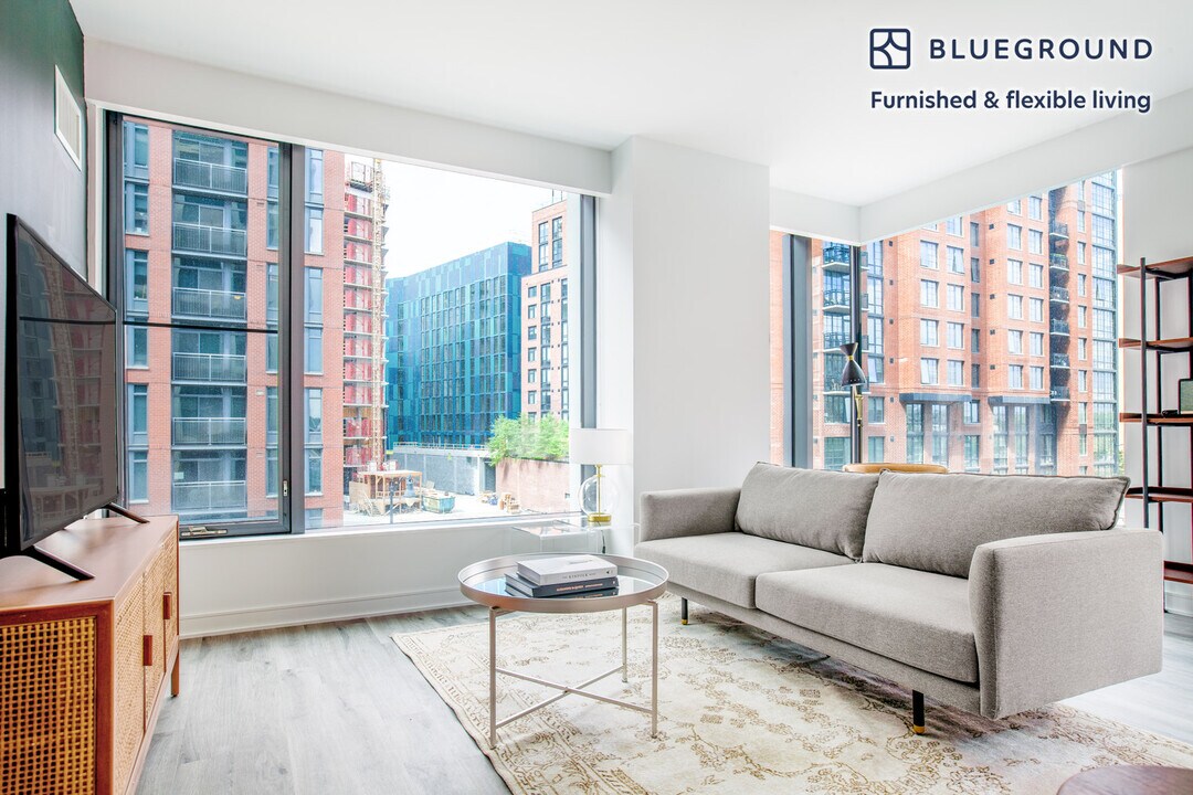 949 First St SE in Washington, DC - Building Photo