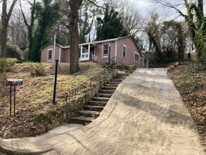 1011 Michael Ln in Anniston, AL - Building Photo - Building Photo