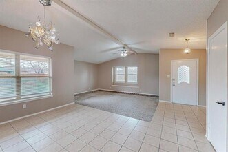 2124 Robinson St in Irving, TX - Building Photo - Building Photo