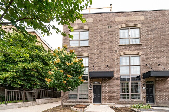 216 Brandon Ave in Toronto, ON - Building Photo - Building Photo
