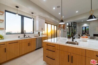 286 Quadro Vecchio Dr in Los Angeles, CA - Building Photo - Building Photo