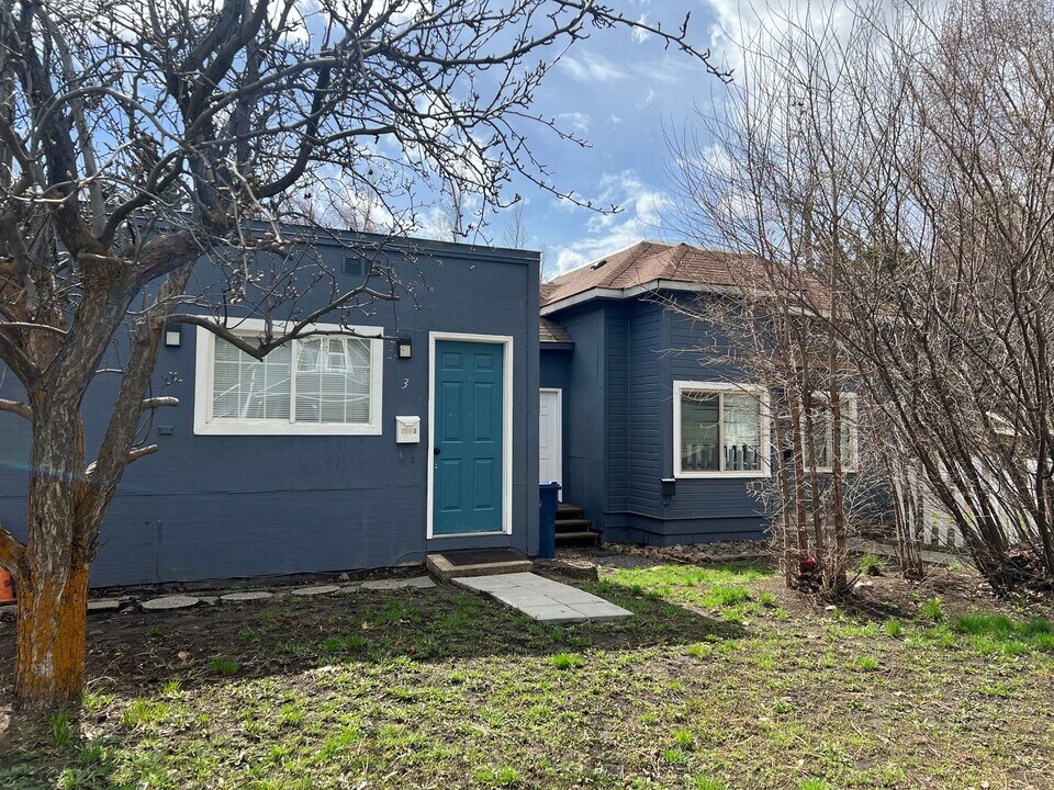 506 E 3rd Ave in Ellensburg, WA - Building Photo