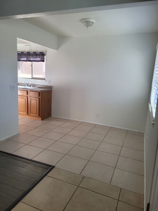 395 Sierra St in Bishop, CA - Building Photo - Building Photo
