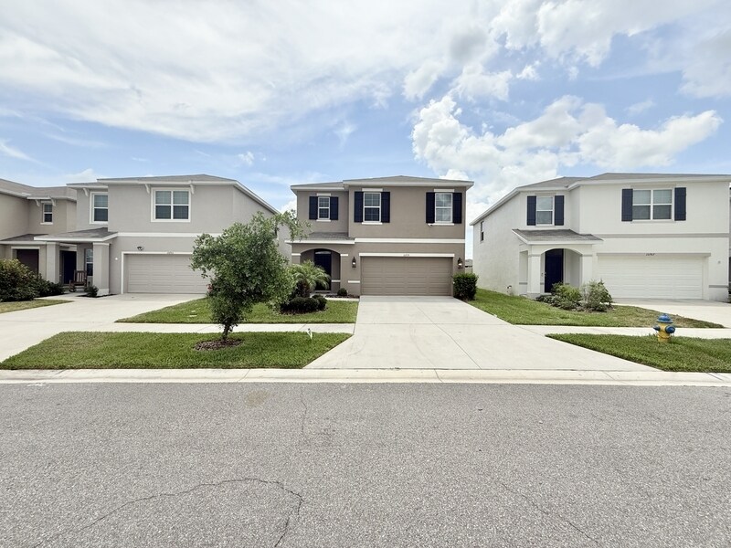10759 Penny Gale Loop in San Antonio, FL - Building Photo