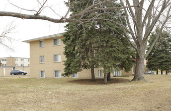 New Hope Garden Apartments in New Hope, MN - Building Photo - Building Photo