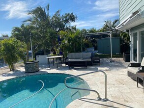 2051 SW 22nd Ave in Fort Lauderdale, FL - Building Photo - Building Photo