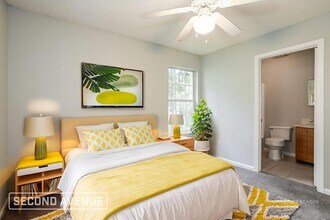 1531 Brook Forest Dr in Jacksonville, FL - Building Photo - Building Photo