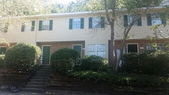 2897 Spruce Cir in Snellville, GA - Building Photo