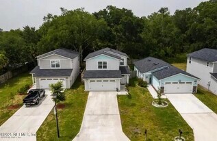 8213 Highfield Ave in Jacksonville, FL - Building Photo