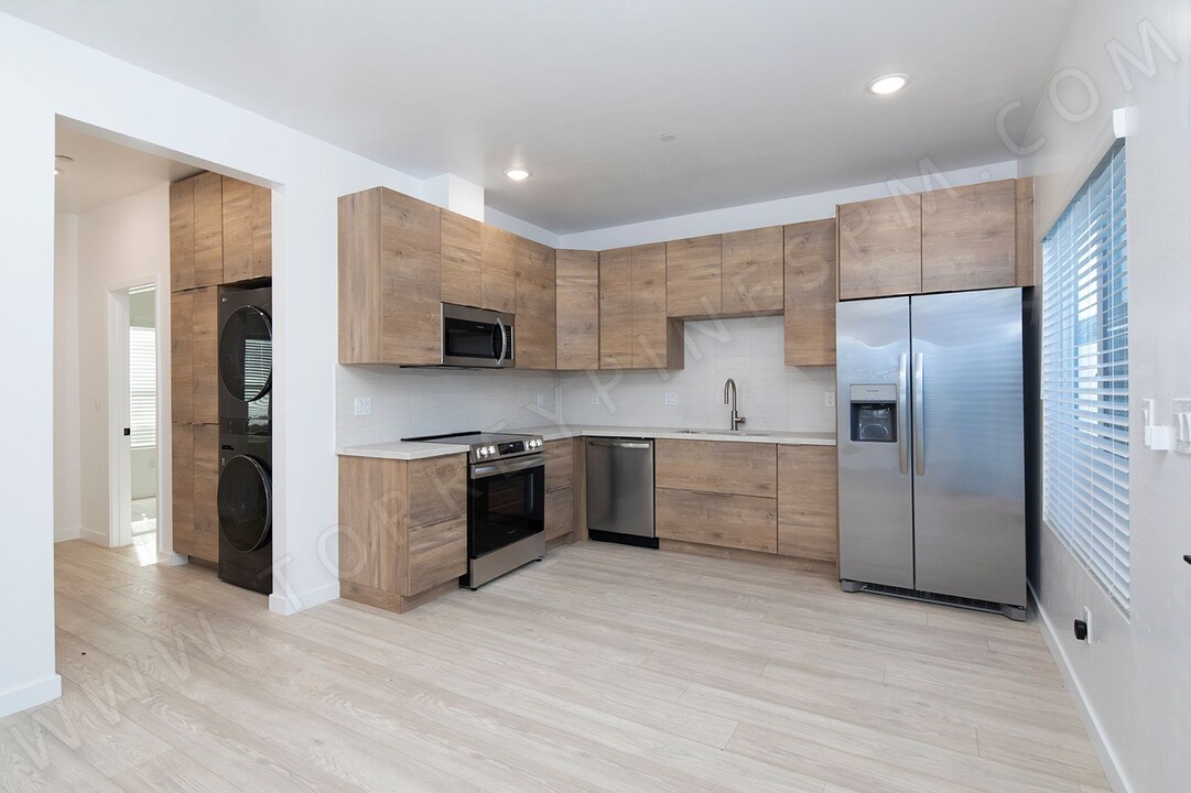 3037 Luna Ave in San Diego, CA - Building Photo
