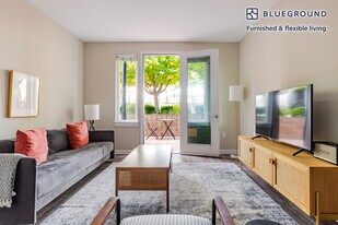 5684 Bay St in Emeryville, CA - Building Photo