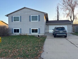 6105 Bakker Cir in Sioux Falls, SD - Building Photo