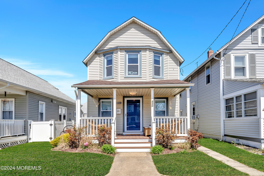 320 Ocean Park Ave in Bradley Beach, NJ - Building Photo