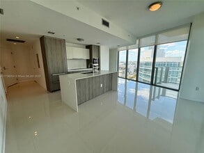 2900 NE 7th Ave in Miami, FL - Foto de edificio - Building Photo