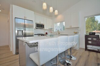 925 Comeback Bay Ln in Sagle, ID - Building Photo - Building Photo