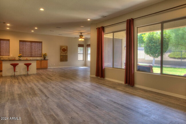 25609 N Singbush Loop in Phoenix, AZ - Building Photo - Building Photo