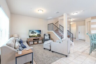 516 E Slaughter Ln in Austin, TX - Building Photo - Building Photo