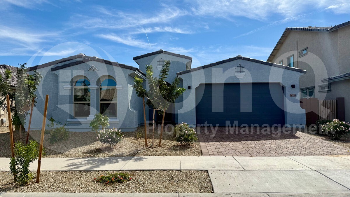 14255 W Alameda Rd in Surprise, AZ - Building Photo