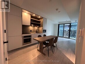 55-1555 Charles St E in Toronto, ON - Building Photo - Building Photo