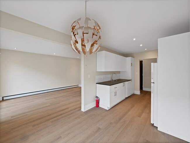 2623 King St E in Hamilton, ON - Building Photo - Building Photo