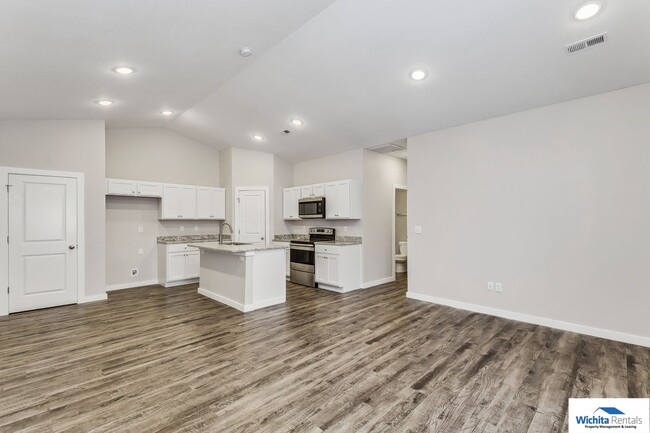 528 Martens Ct in Goddard, KS - Building Photo - Building Photo