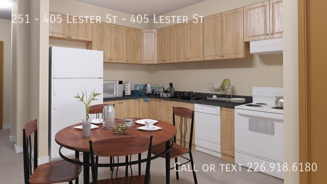 405-405 Lester St in Waterloo, ON - Building Photo - Building Photo