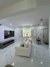 4170 NE 15th Ave, Unit 1 in Pompano Beach, FL - Foto de edificio - Building Photo