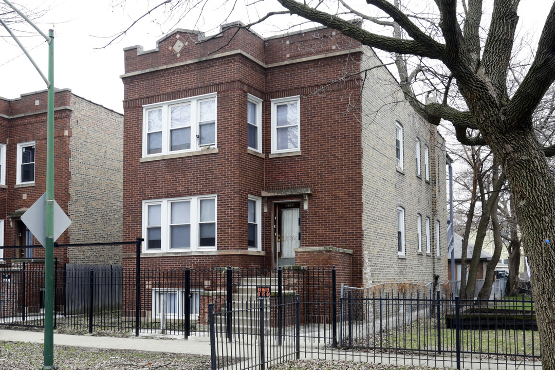 1409 N Kolin Ave in Chicago, IL - Building Photo