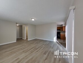 8259 Ehlerbrook Rd in Indianapolis, IN - Building Photo - Building Photo