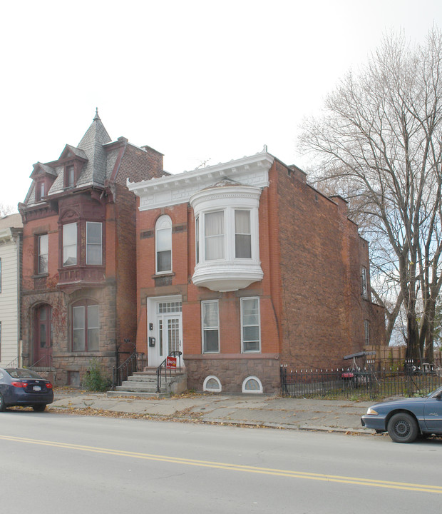 689 Second Ave in Troy, NY - Building Photo