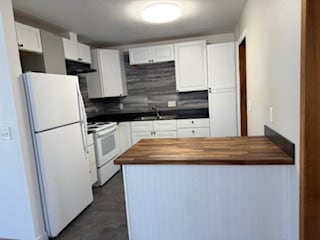 2401 Friendship St in Iowa City, IA - Building Photo - Building Photo
