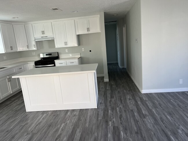 1642 West 220th Street in Torrance, CA - Building Photo - Building Photo