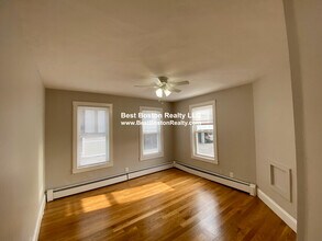 23 Elmer St, Unit 1 in Cambridge, MA - Foto de edificio - Building Photo