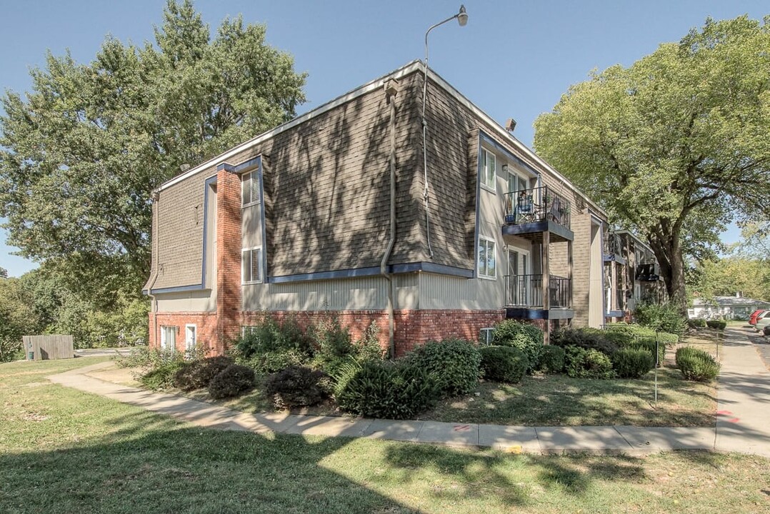 Northpark Court Apartments in Kansas City, MO - Building Photo